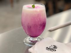 火龍果香蕉奶昔-MOO Beef Cafe