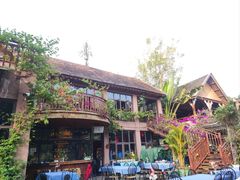 -拾光音乐餐酒吧(告庄星光夜市店)