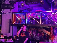 -UP嘻哈酒吧(粉巢店)
