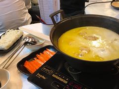 -鲜入围煮花胶鸡海鲜火锅