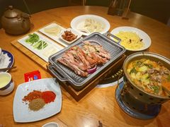 -娜仁图雅蒙古美食村(33小镇店)