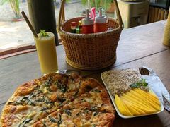 -乌托邦酒吧和餐厅