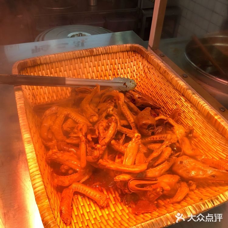 真香，鸭二哥的卤味绝了 地理位置：宝安大仟里正对面