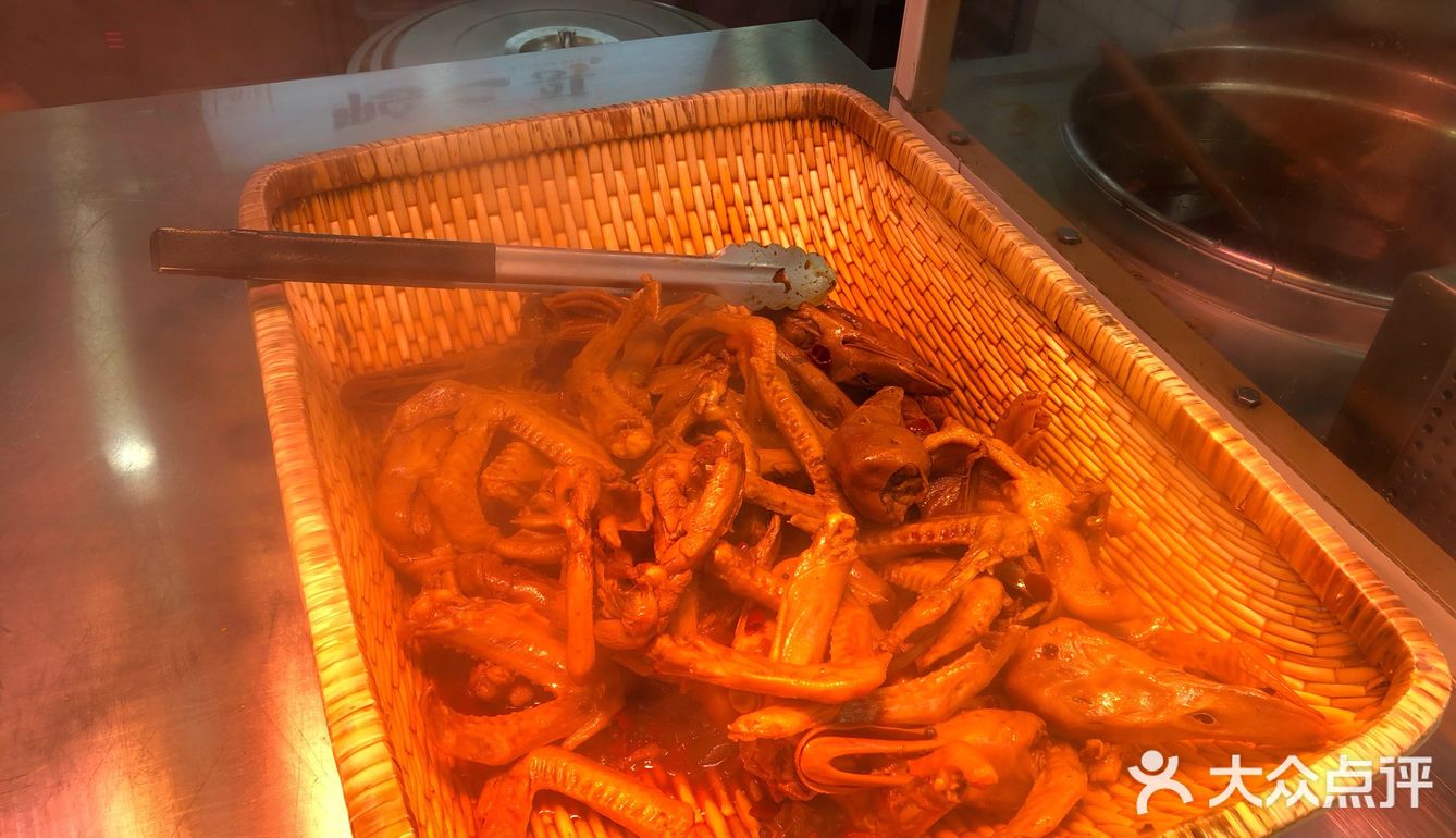 真香，鸭二哥的卤味绝了 地理位置：宝安大仟里正对面