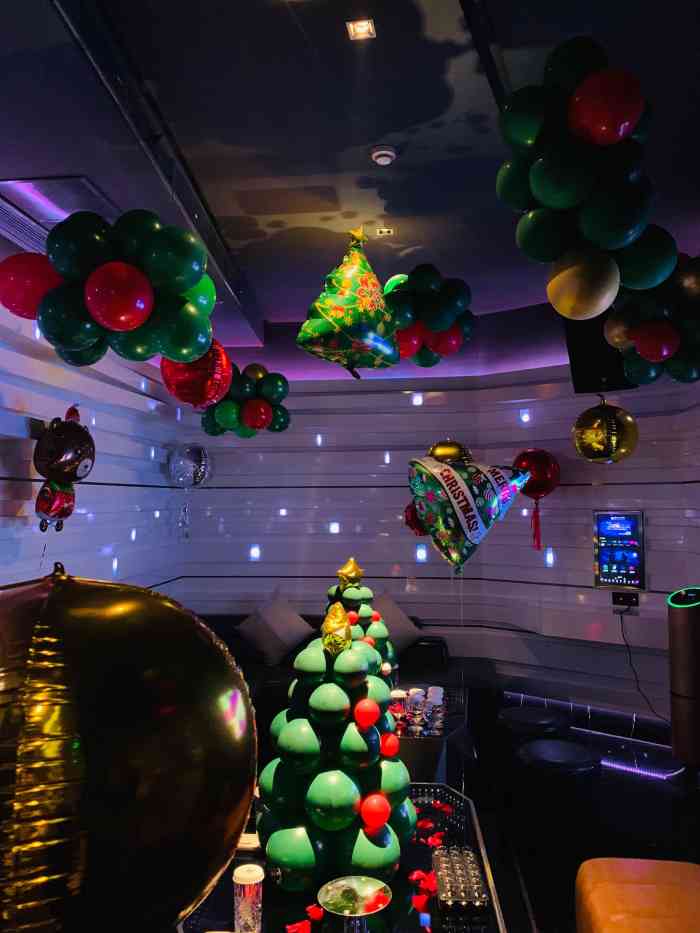 mago ktv(淮海店)-"嗯……怎么说呢!后门是真心不好找,好在.