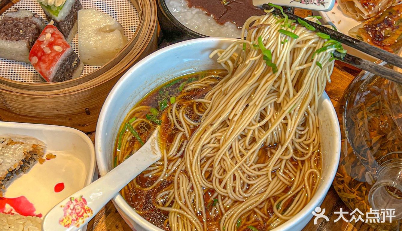平江路本地人zui多的苏式早茶！人均30➕