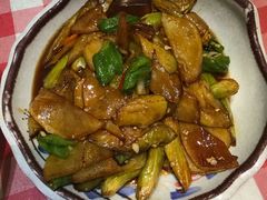 地三鲜-东北哈尔滨酱骨头馆房掌柜铁锅炖