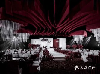洛阳婚礼红白黑经典配色 这场婚礼太好看