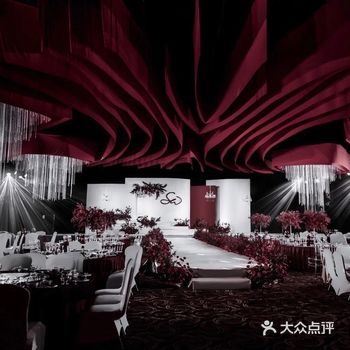 洛阳婚礼红白黑经典配色 这场婚礼太好看