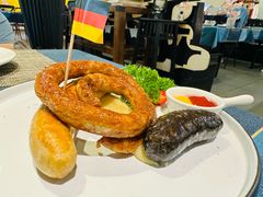 -又见马甲M8融合西餐厅(体育中心店)