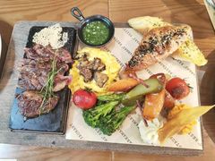 -Mark&Mars Restaurant