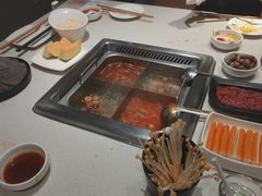 番茄锅底-海底捞火锅鲜切牛肉主题店(长寿路店)
