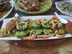 海鲜烩黑毛节瓜船-水乡人家私房菜(逢简店)