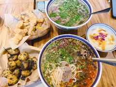 -云阿蛮云南生烫牛肉米线(奉贤路店)