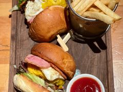 柏林农夫和牛汉堡配薯条-LENBACH兰巴赫西餐啤酒坊(水璟唐店)