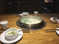 -龙记斑鱼火锅鲜切牛肉自助(红山路店)