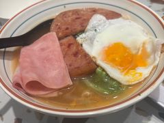 午餐肉火腿出前一丁-华嫂冰室(湾仔店)