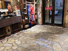 -老牌坊云南鱼豆花火锅(爱建店)