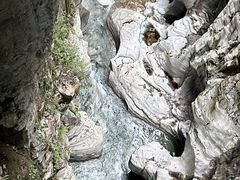 -蝶舞清江·恩施地心谷景区