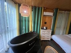 -十万大山布透温泉