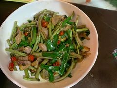 藜蒿炒腊肉-龙老五汤店(站前西路店)