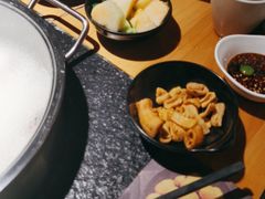-洪氏嗨捞·广东猪肚鸡·椰子鸡火锅(西咸万象城店)