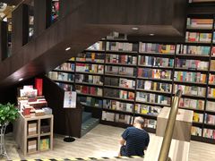 -钟书阁(群光广场店)