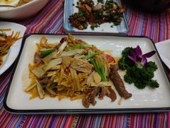 -香巴拉云南餐厅(华莱坞店)