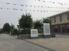 -窦店服务区-停车场