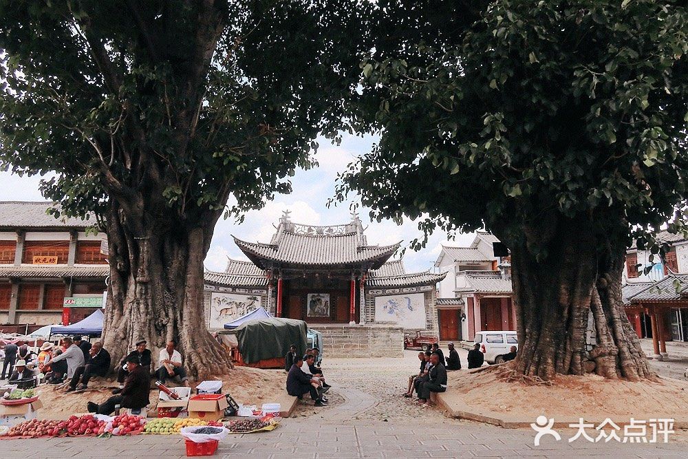 大理蝴蝶泉边，天下白族第一村，著名的扎染之乡