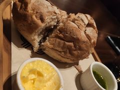 餐前面包-恰餐厅及酒吧 CHAR Bar & Grill (北京丽都皇冠假日店)