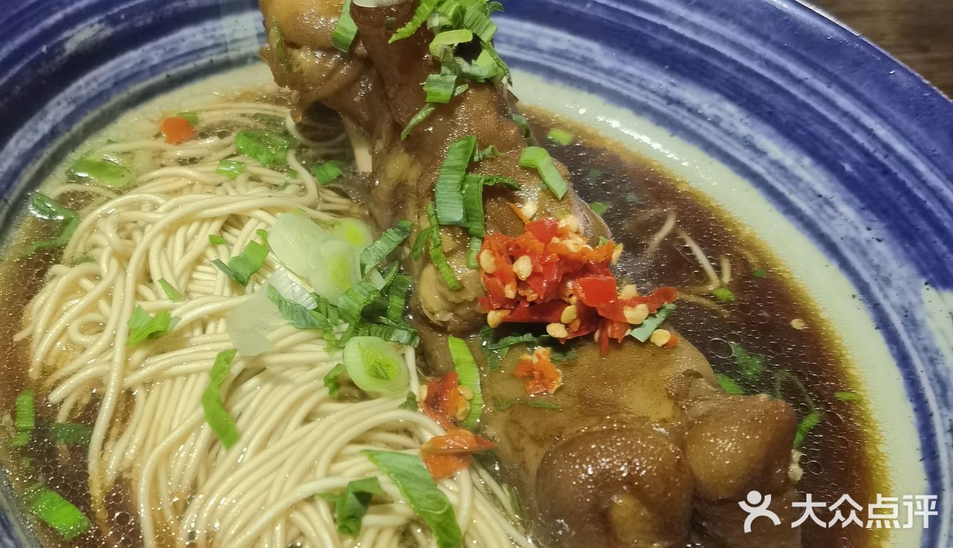 乌镇里的豪迈羊脚面