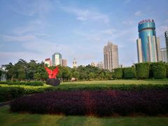 -万绿园