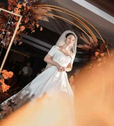 点击看大图 -GRACE KELLY婚纱与礼服(北京店)