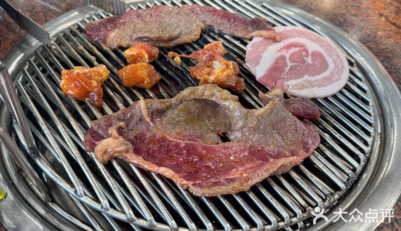 炭火飘香，烤肉盛宴，丰台火了几十年的烤肉🍖