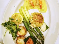 珍宝蟹饼配扒虾及焗烟肉带子-莫尔顿牛排坊(威尼斯人店)