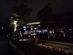 -上海滴水湖皇冠假日酒店