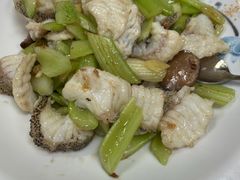 西芹炒鱼片-师傅仔美食(东华老店)