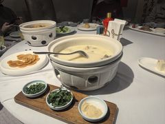 -YAFEE雅菲 川·湘·粤融合菜(魏公村店)