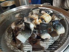 -围炉肉舍•炭烤活鳗•丹东海鲜烤肉(步行街店)