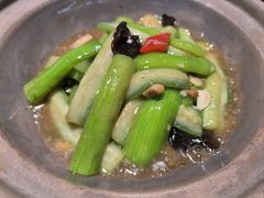 -江城小馆陕南妈妈菜·全球旅行餐厅(钟楼店)