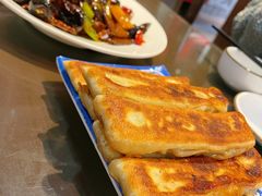 牛肉尖椒香菜褡裢火烧-福荣居褡裢火烧京味家常菜(西四店)