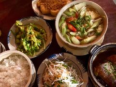 -Cuc Gach Quan Restaurant