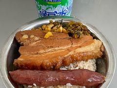 -梁阿婆廿年老牌扣肉糯米饭