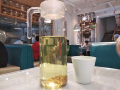 免费大麦茶，热的-食客堂麻婆豆腐专门店