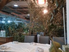 -红栌温泉山庄生态美食餐厅