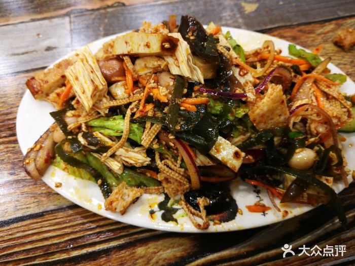 老山西特色刀削面特色拌菜图片 - 第1张