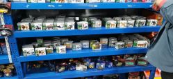 -逝水玩具折扣店