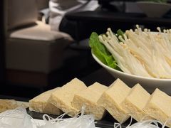 -鲜入唯煮·港式海鲜牛肉火锅(金宝街店)