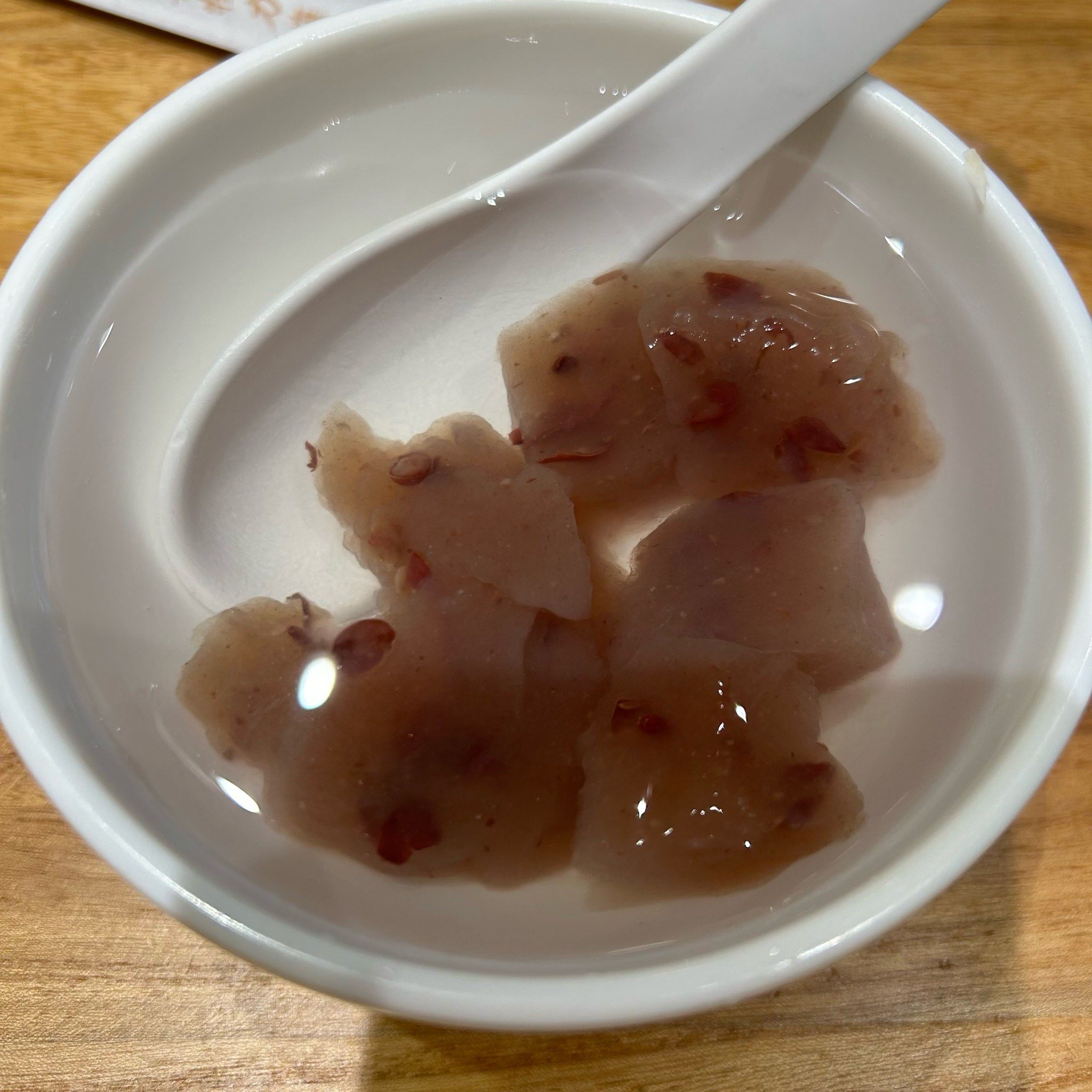 n
11566水晶糕,是红豆味的.